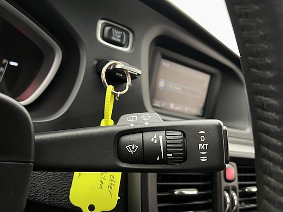 Volvo V40 16 of 28