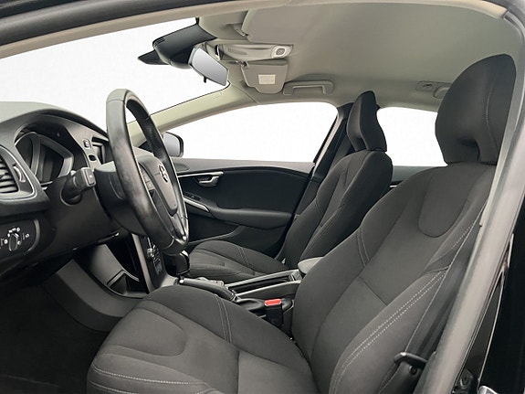 Volvo V40 10 of 28