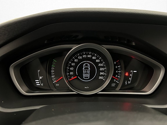 Volvo V40 14 of 28