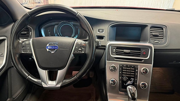 Volvo V60 8 of 15