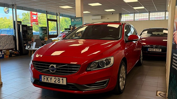 Volvo V60 3 of 15