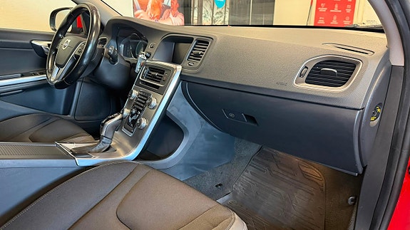 Volvo V60 14 of 15