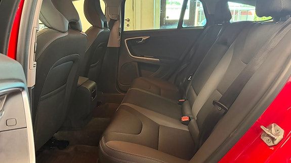 Volvo V60 15 of 15