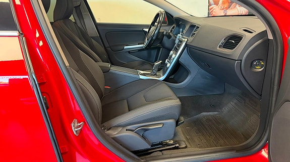 Volvo V60 12 of 15