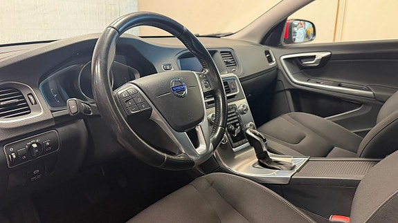 Volvo V60 9 of 15