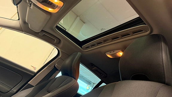 Volvo V60 7 of 15