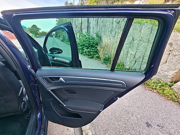 Volkswagen Golf VII 15 of 21