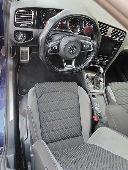 Volkswagen Golf VII 5 of 21