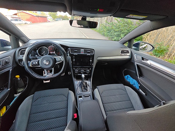 Volkswagen Golf VII 3 of 21