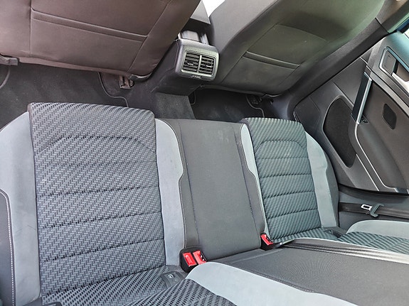 Volkswagen Golf VII 8 of 21