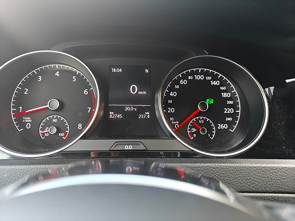 Volkswagen Golf VII 13 of 21