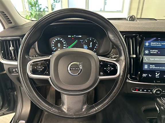 Volvo V90 Cross Country 18 of 27