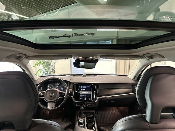 Volvo V90 Cross Country 10 of 27
