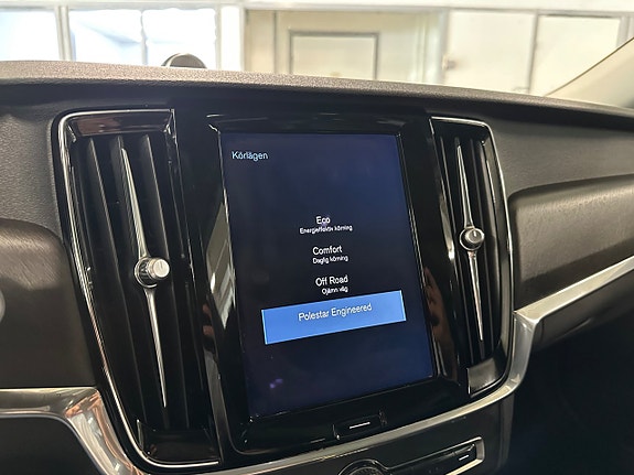 Volvo V90 Cross Country 27 of 27
