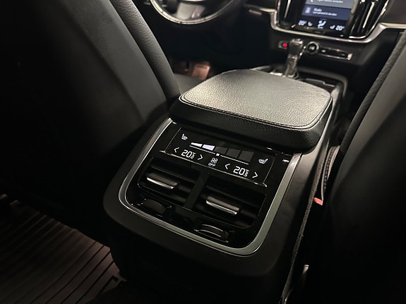 Volvo V90 Cross Country 9 of 27
