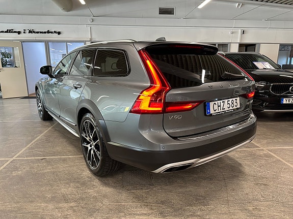 Volvo V90 Cross Country 4 of 27