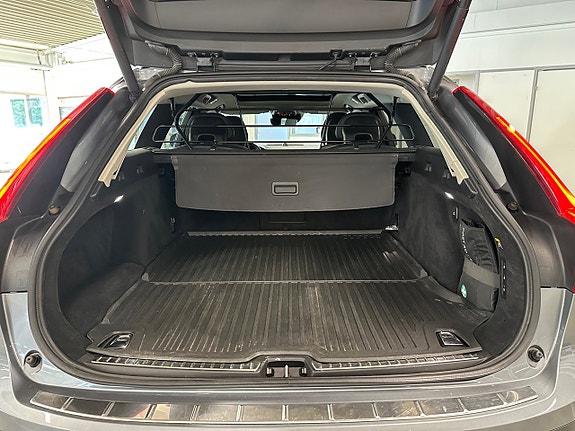 Volvo V90 Cross Country 5 of 27