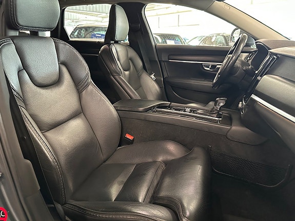 Volvo V90 Cross Country 11 of 27