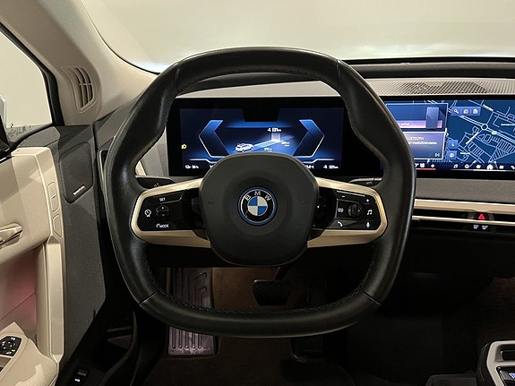 BMW iX 14 of 20