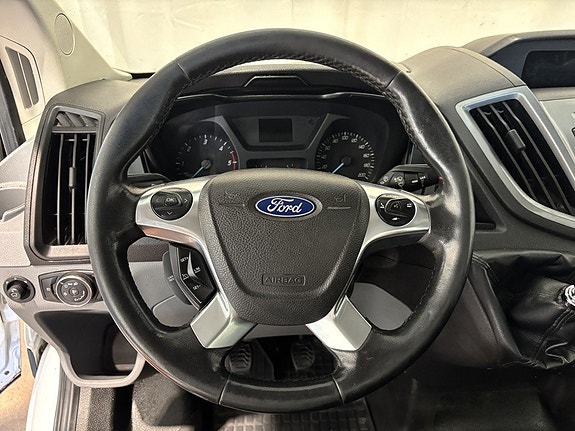 Ford Transit 16 of 25