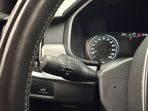 Volvo V90 16 of 30