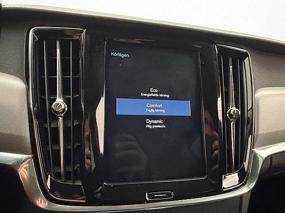 Volvo V90 24 of 30