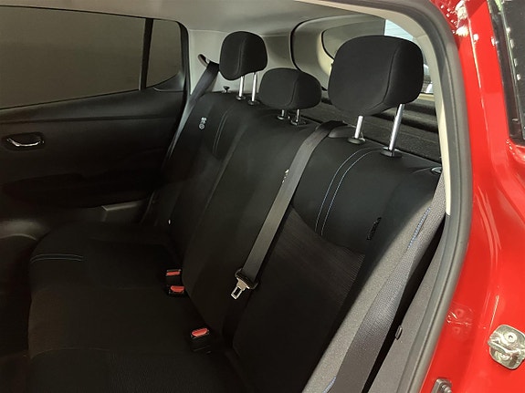 Nissan Leaf 8 of 12