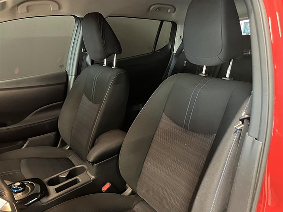 Nissan Leaf 6 of 12
