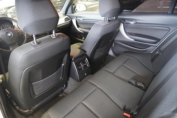 BMW 118d 11 of 13