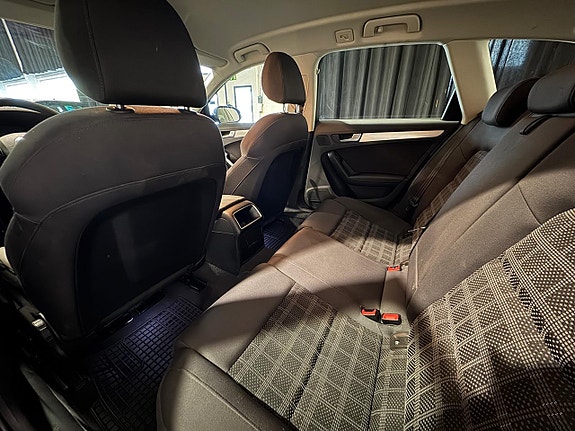 Audi A4 6 of 17