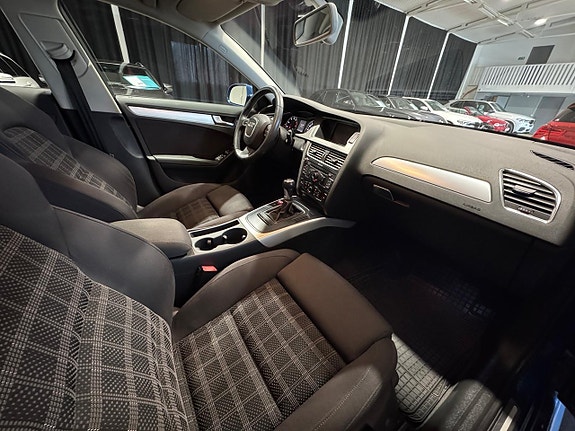 Audi A4 8 of 17