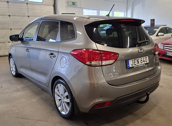 Kia Carens 6 of 26