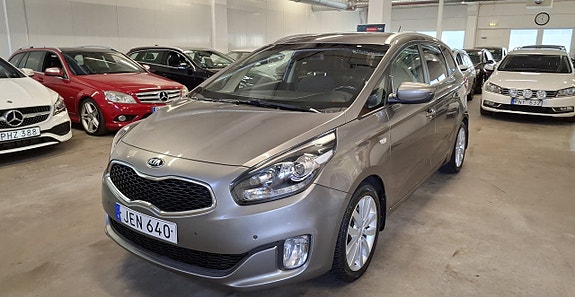 Kia Carens 4 of 26