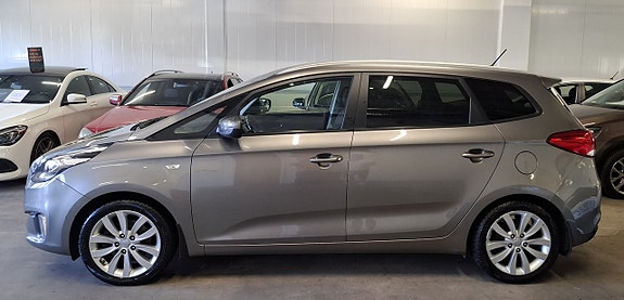 Kia Carens 10 of 26