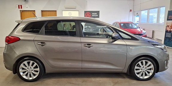 Kia Carens 9 of 26