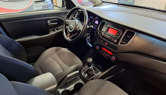Kia Carens 11 of 26
