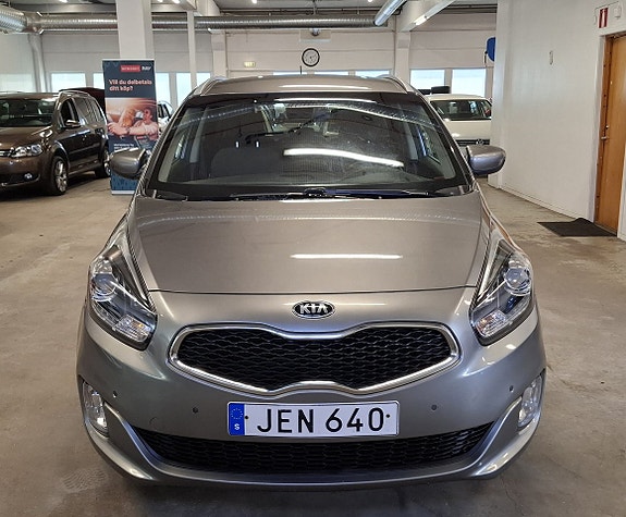Kia Carens 7 of 26