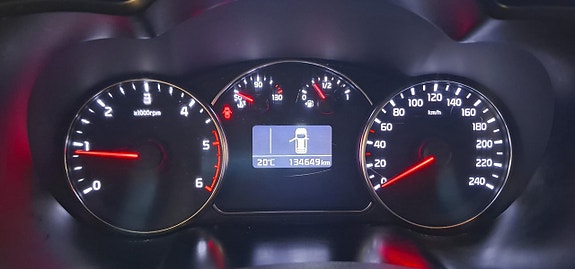 Kia Carens 18 of 26