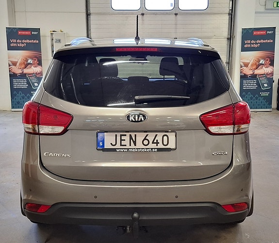 Kia Carens 8 of 26