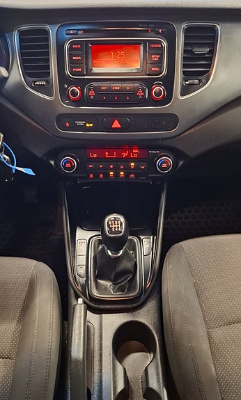Kia Carens 25 of 26