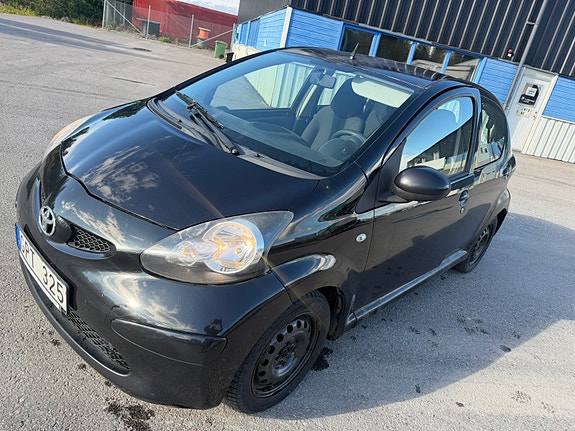 Toyota Aygo 2 of 10
