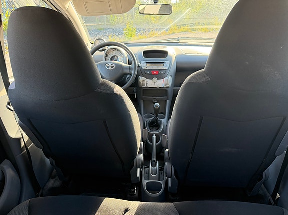 Toyota Aygo 8 of 10