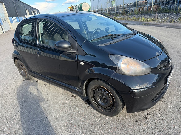 Toyota Aygo 3 of 10