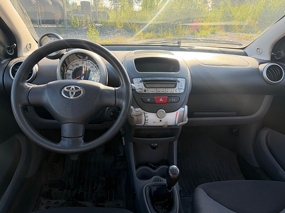 Toyota Aygo 7 of 10