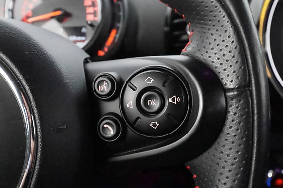 MINI Cooper S 17 of 30