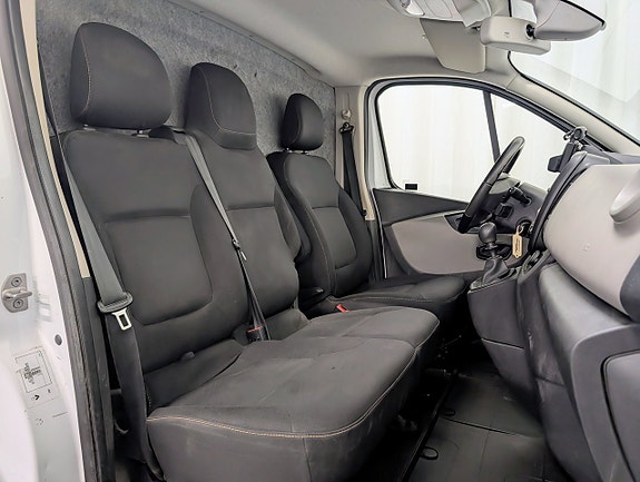 Renault Trafic 9 of 12