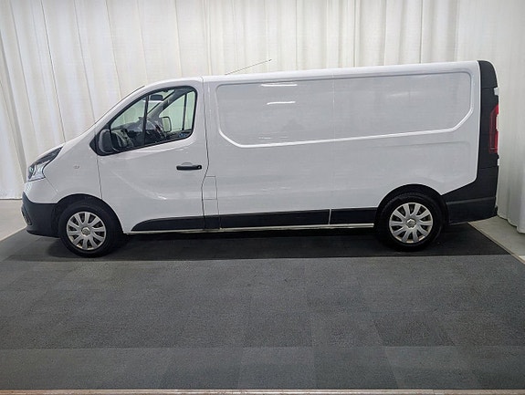 Renault Trafic 2 of 12