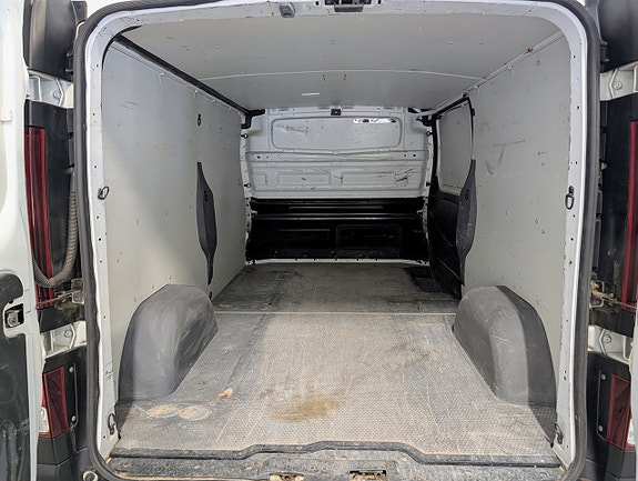 Renault Trafic 11 of 12