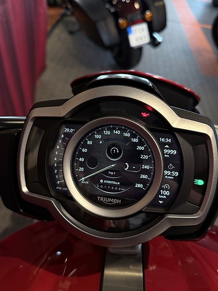Triumph ROCKET 3 R 6 of 11
