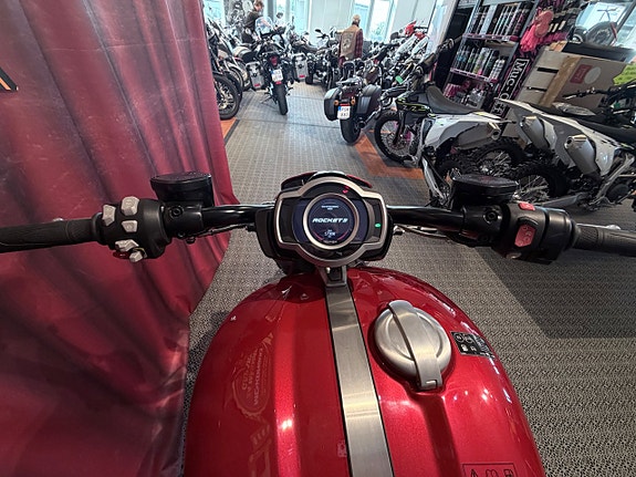 Triumph ROCKET 3 R 8 of 11